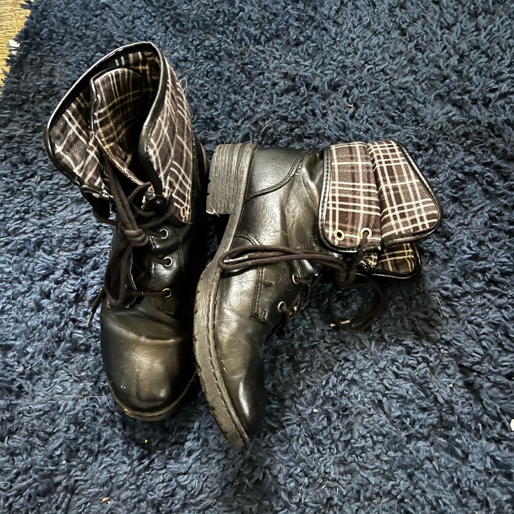 Black boots